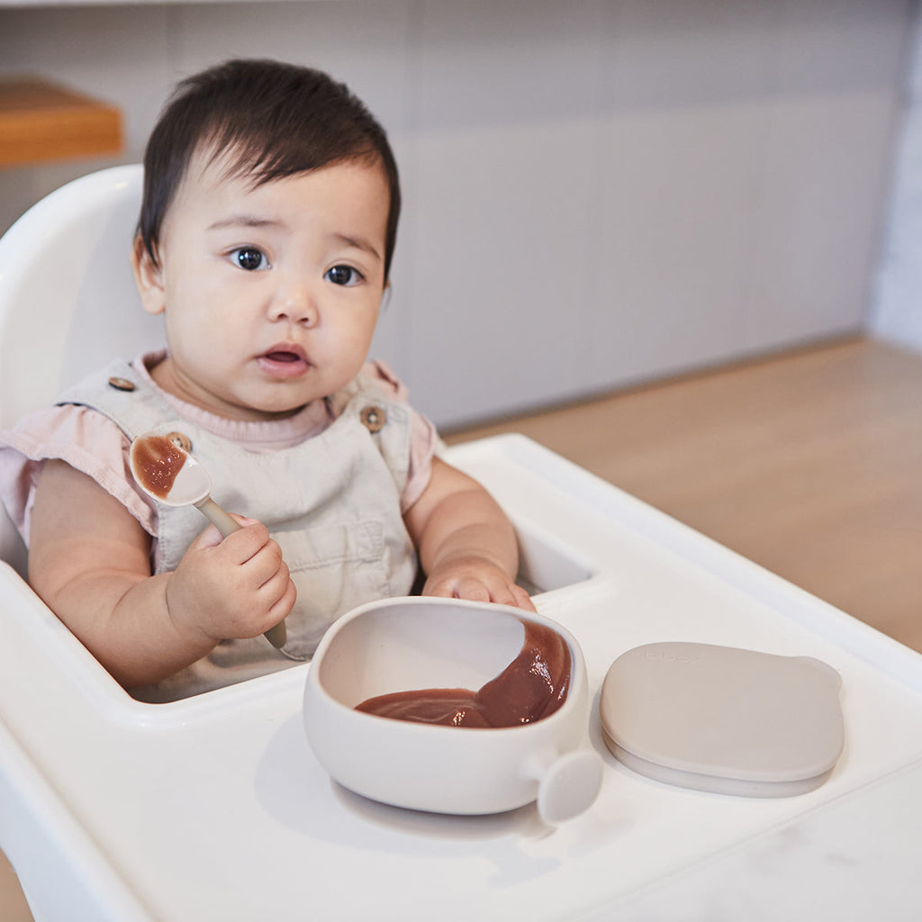 cuenco de silicona con tapa – latte