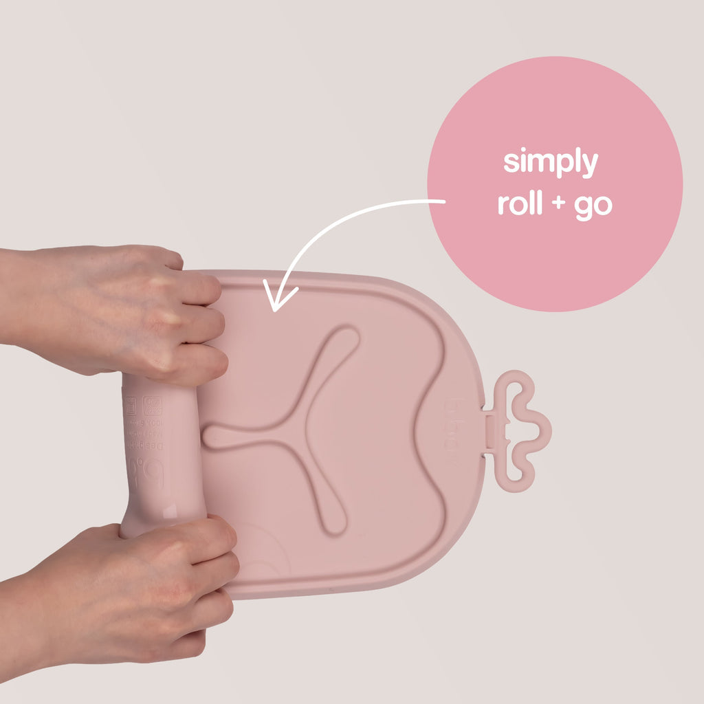 bandeja de silicona Roll + Go con cuchara – blush