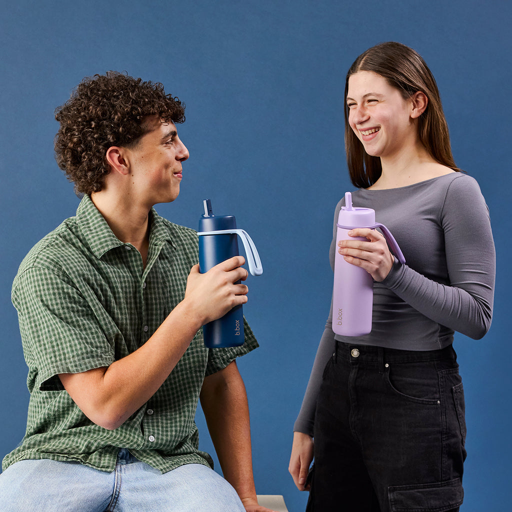 botella térmica con boquilla plegable y asa 690ml - lilac love